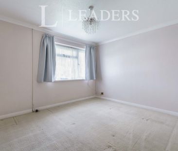 2 bedroom mid-terrace to rent Ravens Way, PO22 - Photo 2