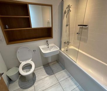 2 bedroom private hall to rent - Photo 4