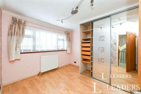 Stonyshotts, Waltham Abbey, Essex, EN9 - Photo 4