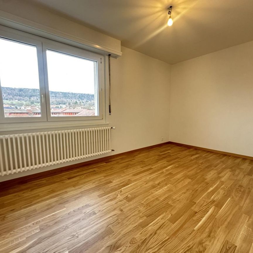 Appartement rénové de 3.5 pièces au 3ème étage à Gimel - Photo 1