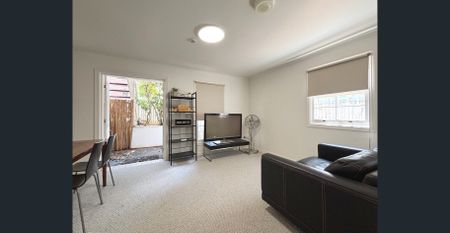 Affordable Fully Furnished & Equipped Renting - Rent Inc. Bills & Parking! - Photo 5