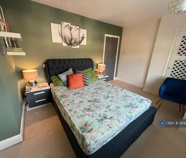 2 bedroom semi-detached house to rent - Photo 4