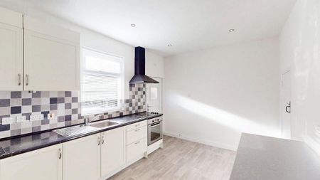2 bedroom semi-detached house to rent - Photo 5