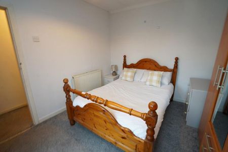 3 bedroom semi-detached house to rent - Photo 4