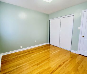 For Lease - 36 Earl Grey Crescent, Brampton, Ontario - Photo 2
