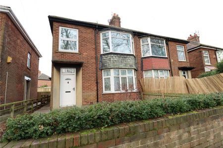 3 bedroom flat to rent - Photo 3