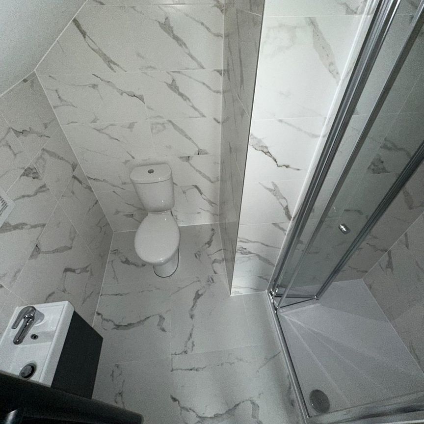 Studio Flat, Central Park Road, E6 - Photo 1
