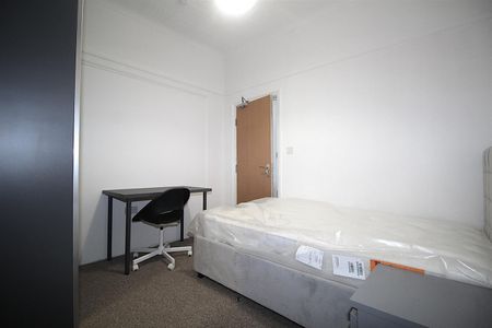 1 Bedroom Room to Rent To Let - Photo 2