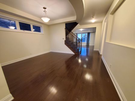 For Lease - 211 Symington Avenue, Oshawa, Ontario - Photo 2