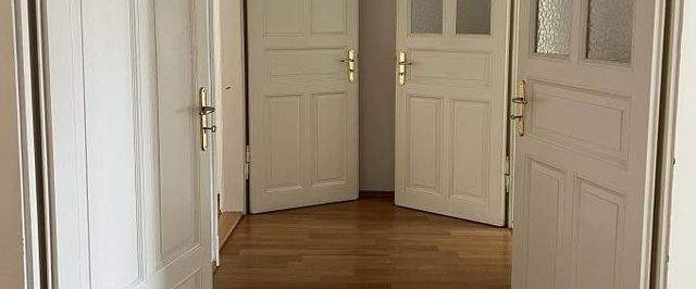 Pirna! Individuelle Dachgeschosswohnung mit Balkon und Tageslichtbad! - Photo 1
