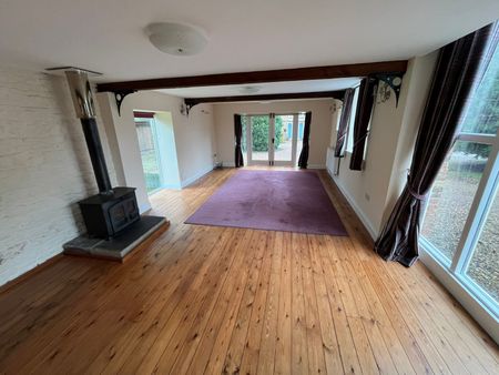 3 bedroom detached house to rent - Photo 2