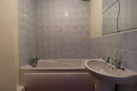 2 bedroom property to rent - Photo 5