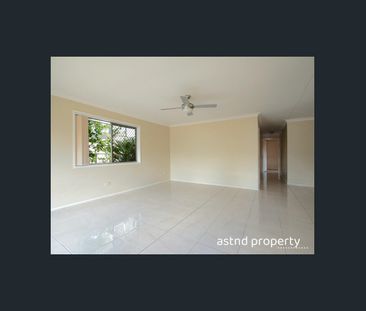 Spacious Family Living with Comfort and Convenience! - Photo 2