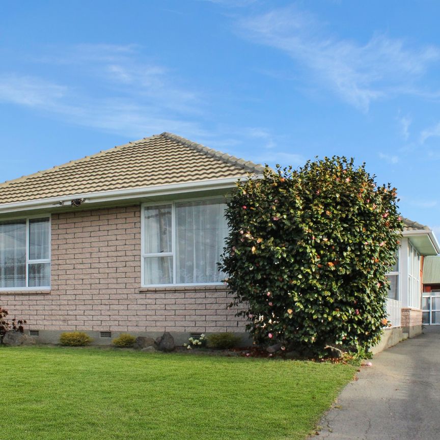 1/31 Staveley Street, Avonhead Christchurch 8042 - Photo 1