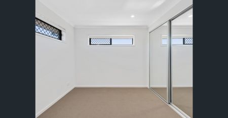 Modern family home! - Photo 4