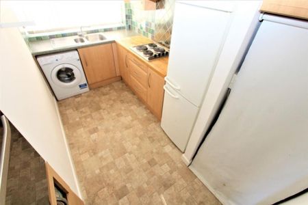 2 bedroom terraced house to rent - Photo 3