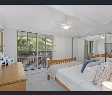 BEAUTIFUL THREE BEDROOM TOWNHOUSE - Photo 5