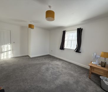 Pluto Way, Aylesbury - Photo 3