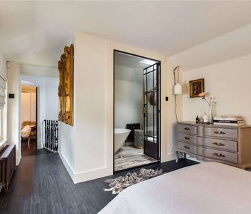 A beautifully presented, two bedroom conversion in The pantiles - Photo 3