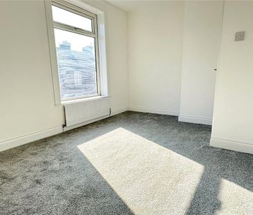 4 bedroom terraced house to rent - Photo 2