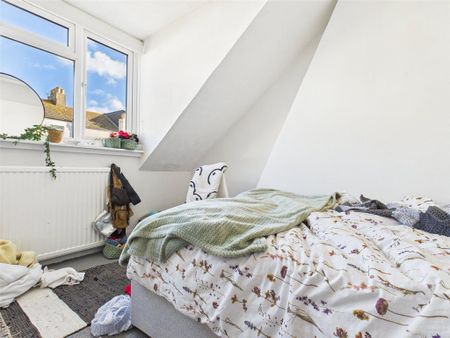 4 bedroom apartment to rent - Photo 4