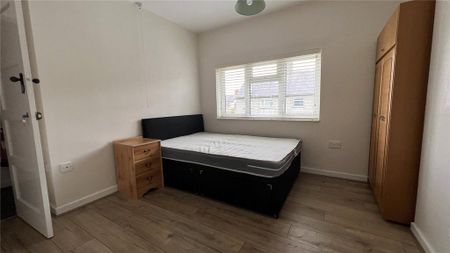 4 bedroom terraced house to rent - Photo 3