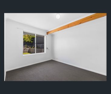 Spacious, Low-Maintenance Living in the Heart of Hallett Cove - Photo 2