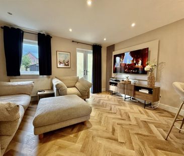 Christmas Place, The Staiths, Gateshead - Photo 1