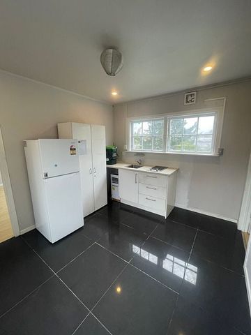 2-bedroom unit with bills included! - Photo 2