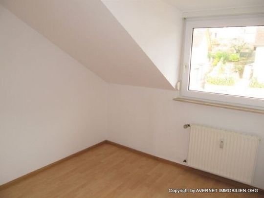 HELLE 2,5-ZIMMER-DACHGESCHOSSWOHNUNG MIT AUSBLICK IN HAUINGEN - Photo 1