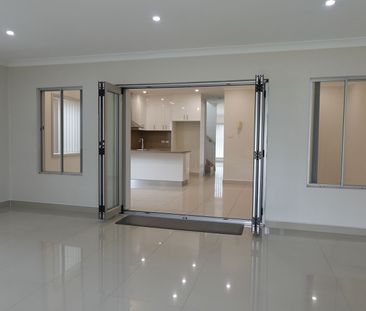 Modern & Quality 4-Bedroom Duplex - Photo 4