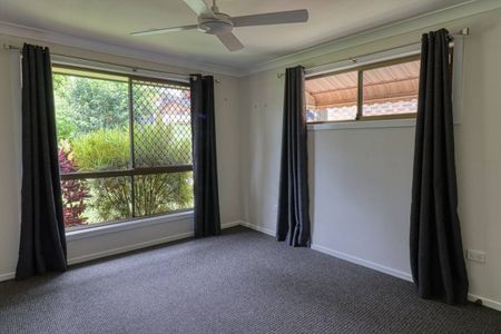 Beautiful 3 Bedroom Goonellabah Home - Photo 3