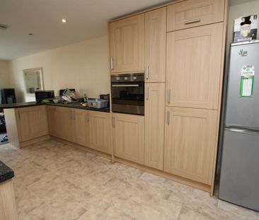 1 bedroom in a house share to rent - Photo 3