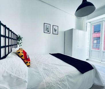 Calle del Divino Pastor, Madrid, Community of Madrid 28004 - Photo 1