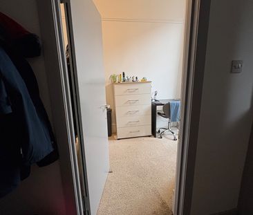 Room in a Shared Flat, Baliol St, G3 - Photo 5