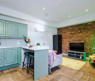 4 bedroom end of terrace house to rent - Photo 6