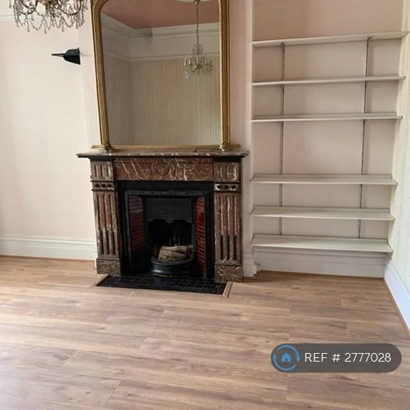 5 bedroom semi-detached house to rent - Photo 1