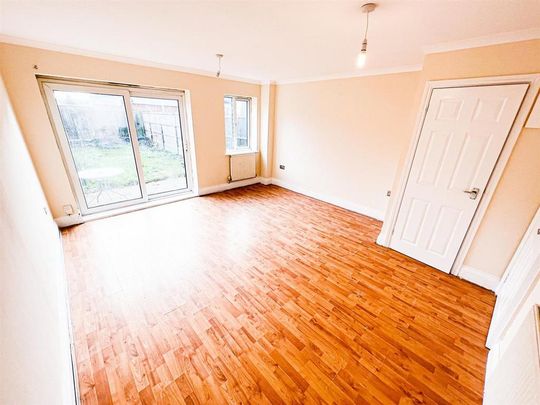 4 bedroom terraced house to rent - Photo 1