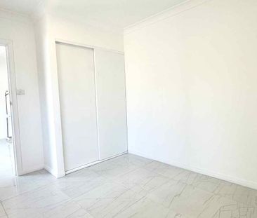 Renovated & Ready to call Home . - Photo 4