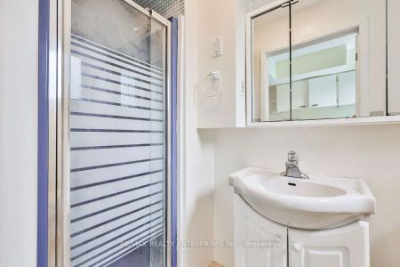 Detached Home For Lease | W9248483 - Photo 5