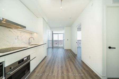 8 Interchange Way #5605 - Photo 5