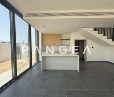 Large Plot | Brand New | Ready To Move In - Photo 3