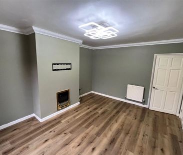 3 bedroom end of terrace house to rent - Photo 1