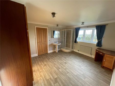 4 bedroom detached house to rent - Photo 2