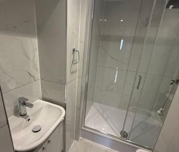 5 bedroom flat to rent - Photo 3