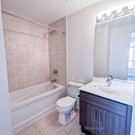 Yonge & Finch Bright +Spacious 2Bdrm Corner Unit Open Concept Kitchen - Photo 4