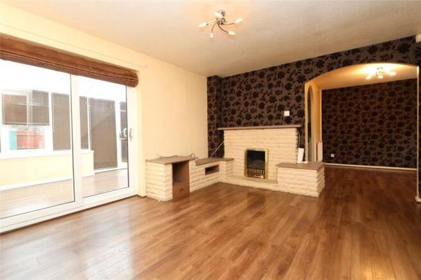 3 bedroom end of terrace house to rent - Photo 1