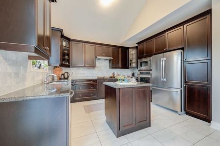 For Lease - 552 Valley Vista Drive, Vaughan, Ontario - Photo 2