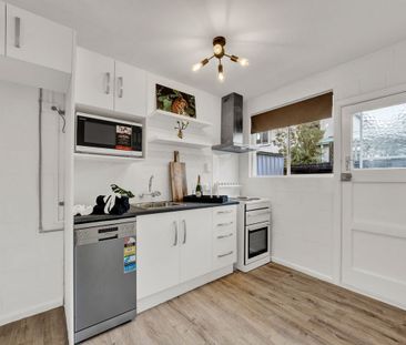 2/65 Champion Street, Edgeware, NZ 8013 - Photo 1