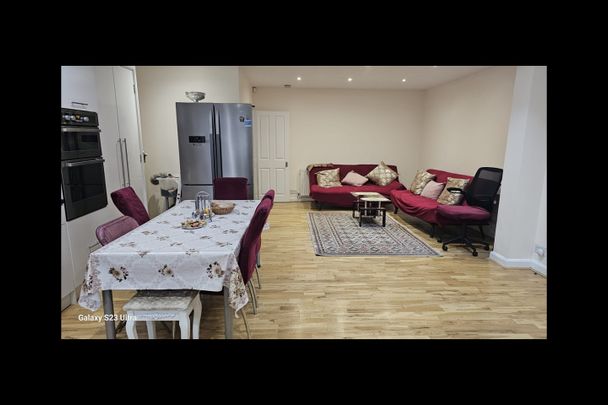 5 Bed Terraced House, Kingsley Road, HA2 - Photo 1